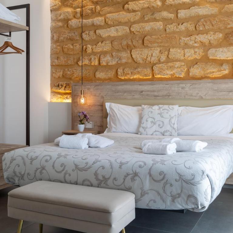 Oneira Rooms - Suite Familiare con Balcone - 11