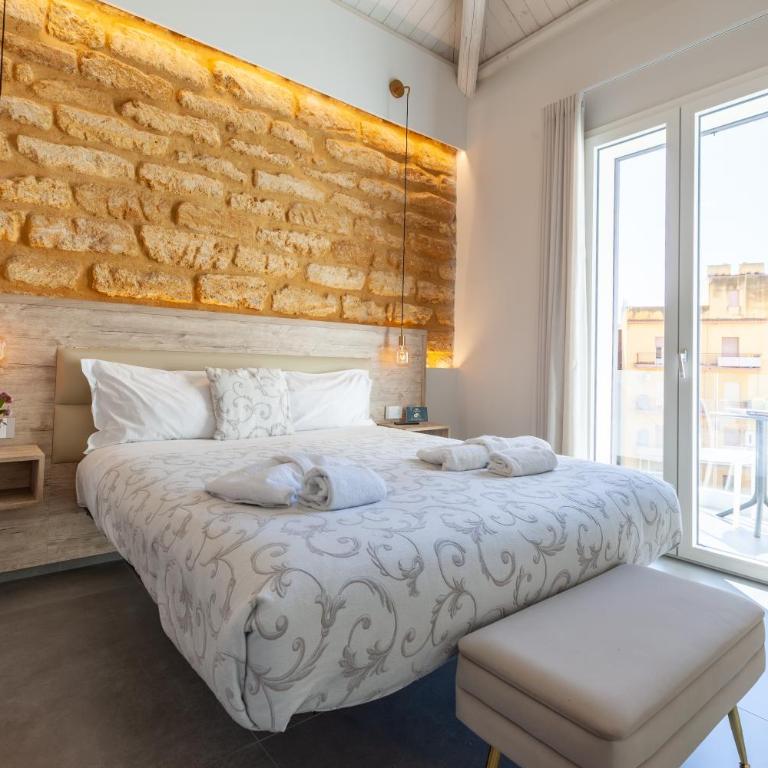 Oneira Rooms - Suite Familiare con Balcone - 10
