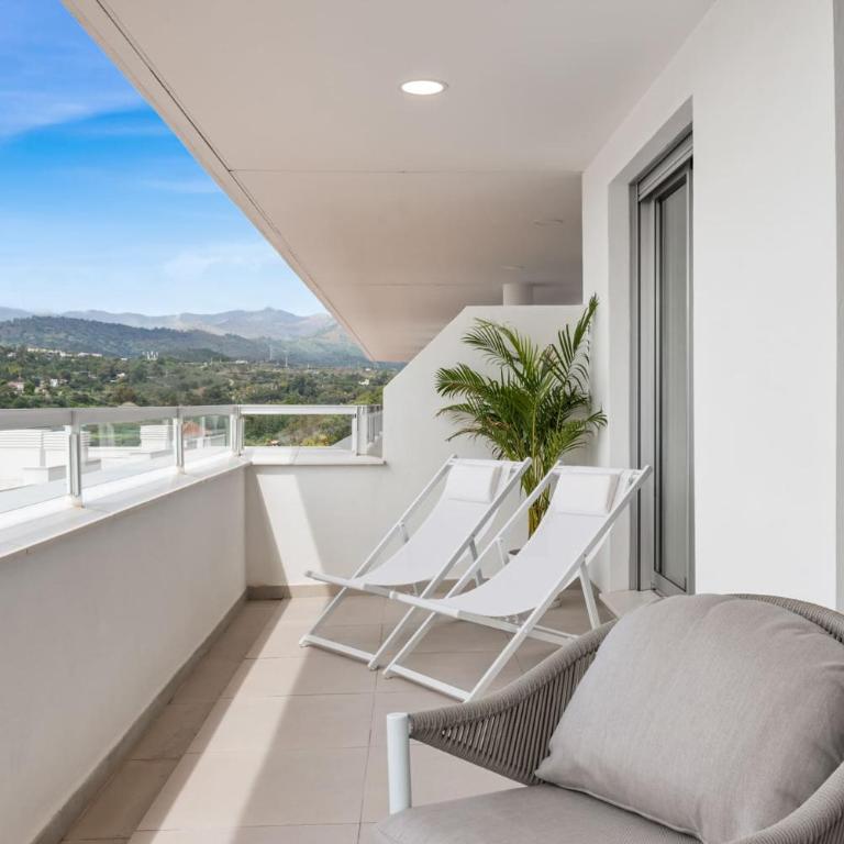 VIVI Homes - Casa Oceana - Two-Bedroom Apartment with Mountain View - 9