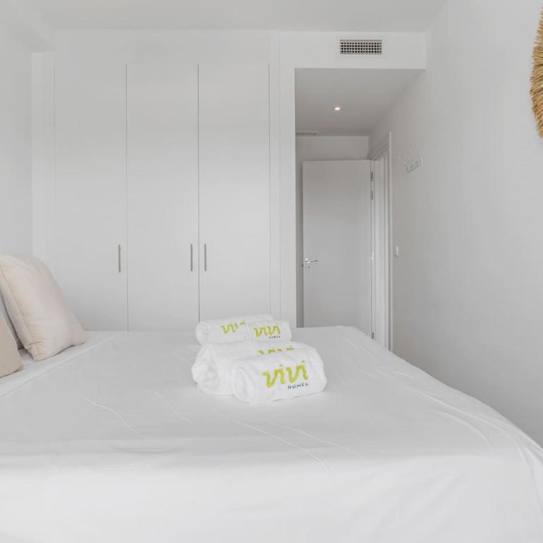 VIVI Homes - Casa Oceana - Two-Bedroom Apartment with Mountain View - 18