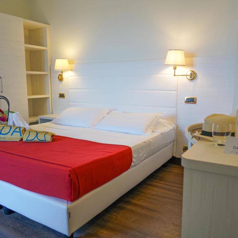 Hotel Imperial Beach - Dada Hotels - Camera Executive Matrimoniale/Doppia con Letti Singoli con Vista Mare - 2