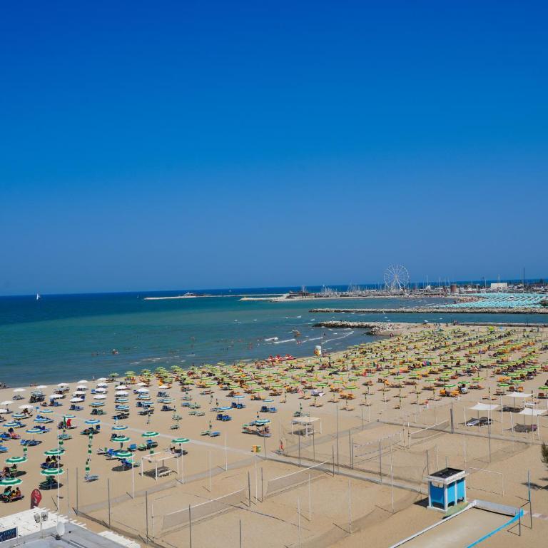 Hotel Imperial Beach - Dada Hotels - Camera Matrimoniale Fronte Spiaggia - 9