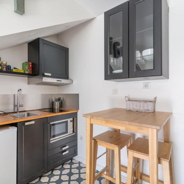 Biarritz Surf Appartements 300m de la plage - Studio with Terrace - 2