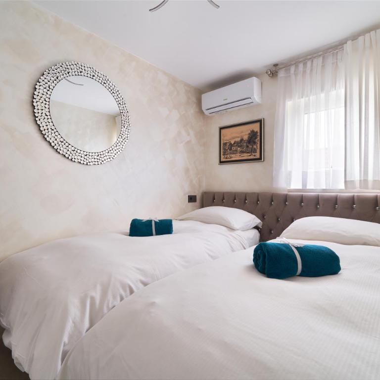Casa Bonita - Two-Bedroom Apartment - 8