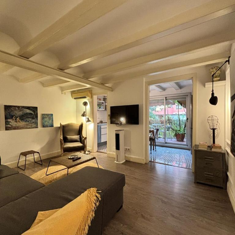 Rosselló Apartment - Two-Bedroom Apartment - 2