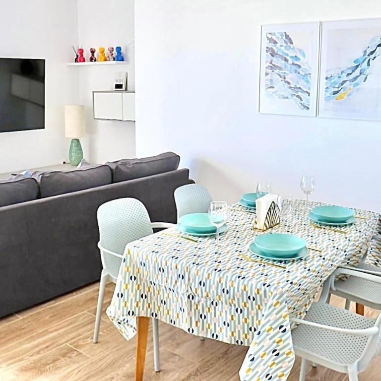 Stunning sea view apartment with big balcony in the center - Apartamento de 2 dormitorios - 10