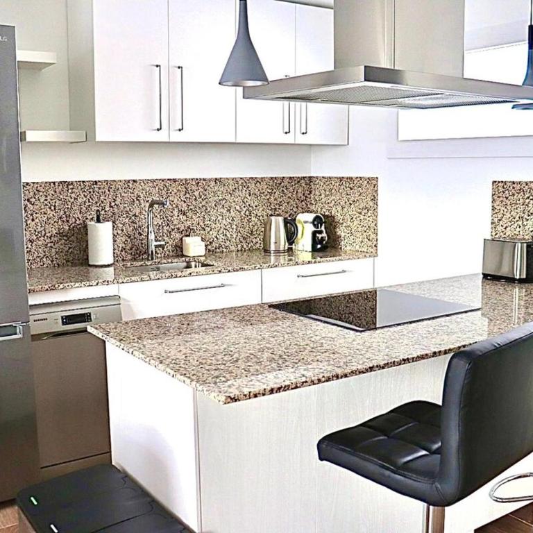 Stunning sea view apartment with big balcony in the center - Apartamento de 2 dormitorios - 13