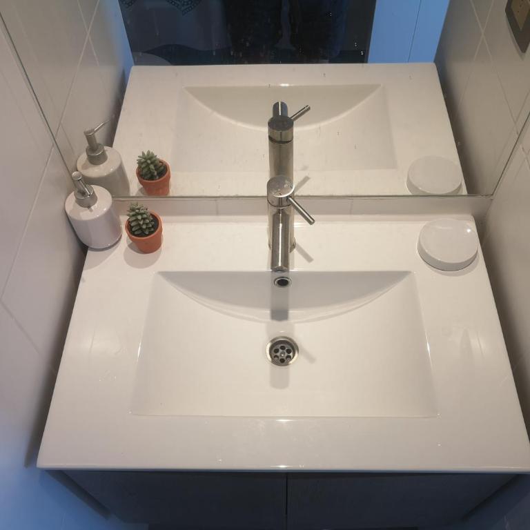 Amplio y cómodo departamento , parking y piscina incluidos - Two-Bedroom Apartment - 11