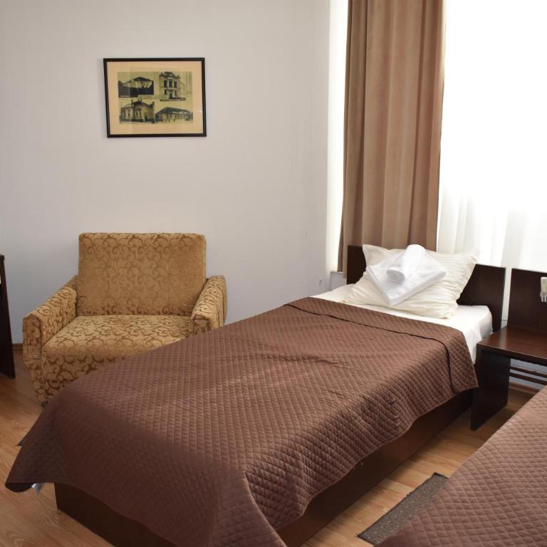 Garni Hotel Lion - Dvokrevetna Soba sa Zasebnim Krevetima - 12