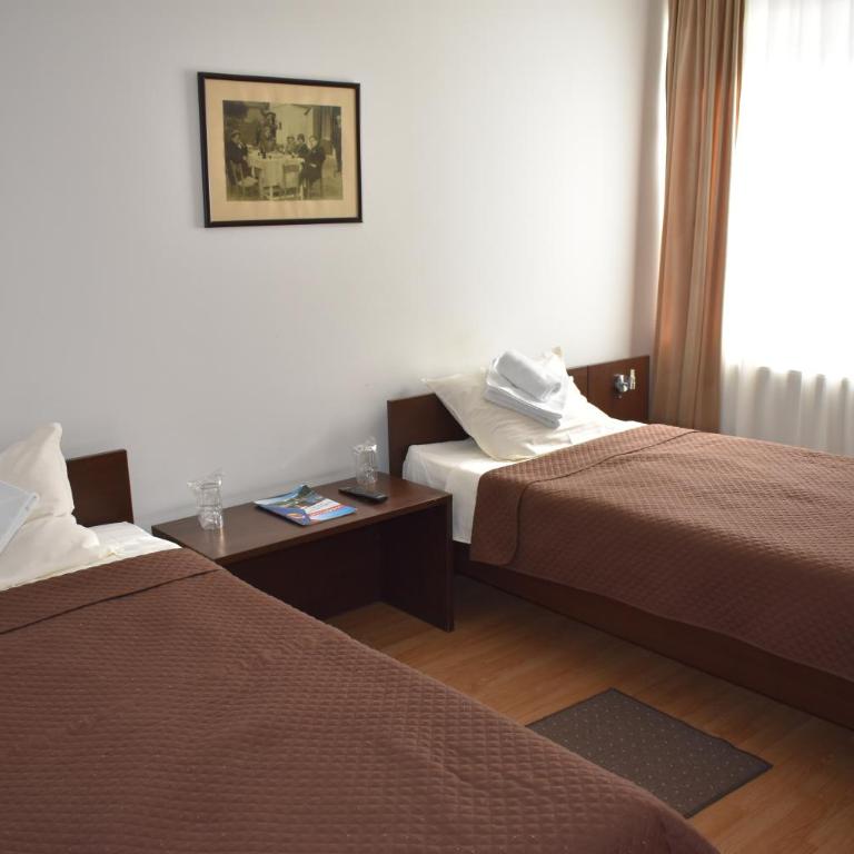 Garni Hotel Lion - Porodična Soba - 9