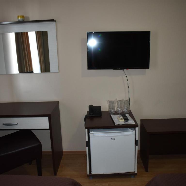 Garni Hotel Lion - Porodična Soba - 11