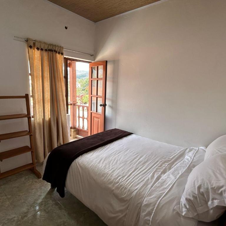 HOTEL SPA Villasaurio - Apartamento de 3 dormitorios con balcón - 6