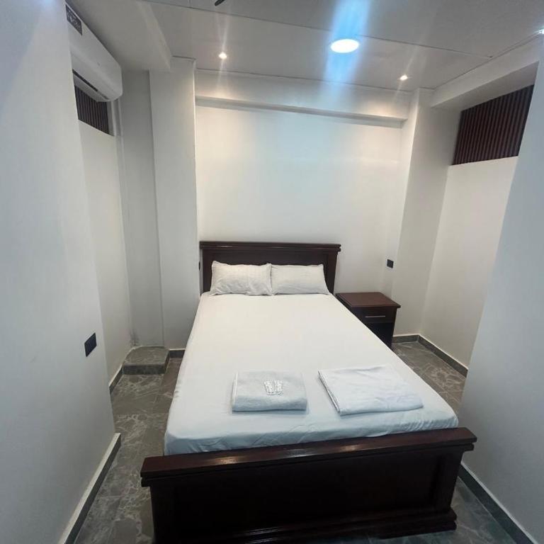 Scotland Hotel - Family Double Room - 3