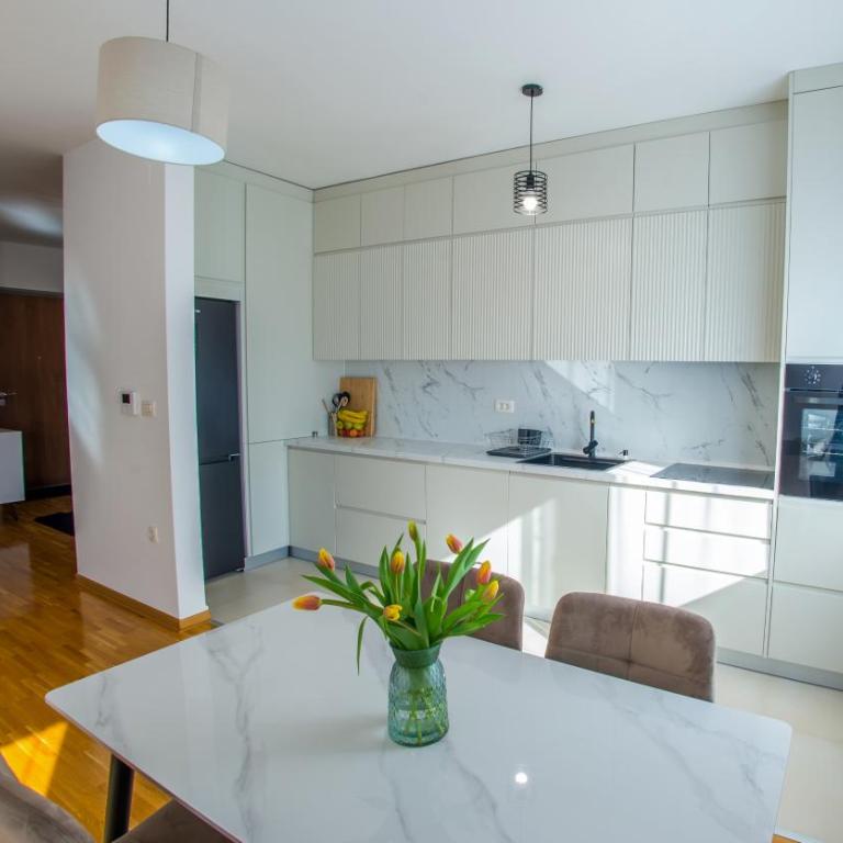 Oasis Luxe Apartment - Three-Bedroom Deluxe Apartment - 6