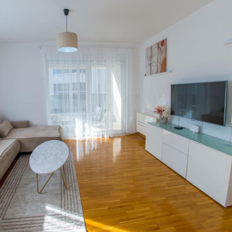 Oasis Luxe Apartment - Three-Bedroom Deluxe Apartment - 26