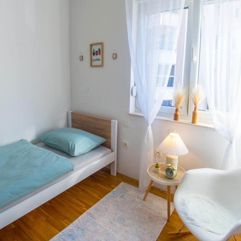 Oasis Luxe Apartment - Three-Bedroom Deluxe Apartment - 40