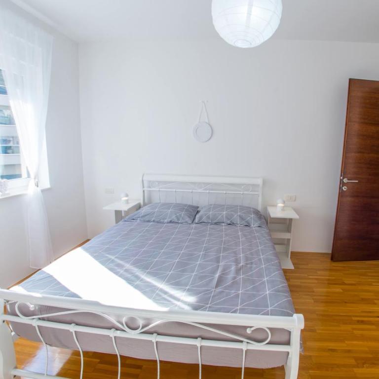Oasis Luxe Apartment - Three-Bedroom Deluxe Apartment - 35