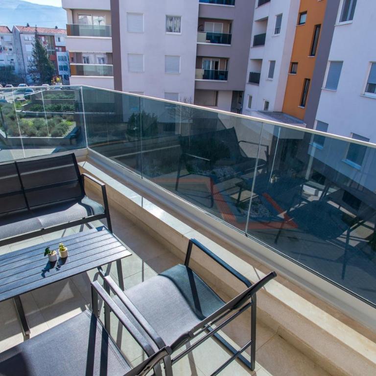 Oasis Luxe Apartment - Three-Bedroom Deluxe Apartment - 4