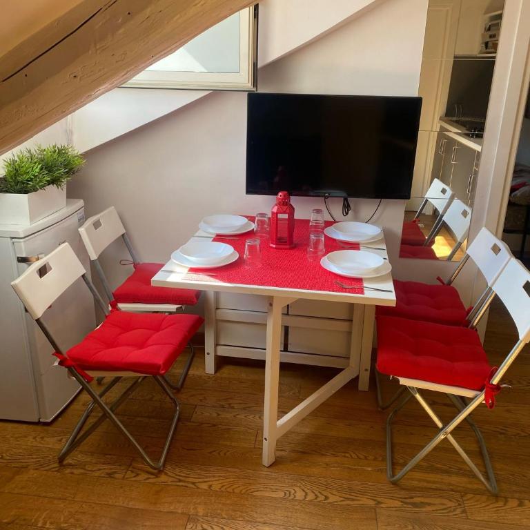 Casa Breton - One-Bedroom Apartment - 11