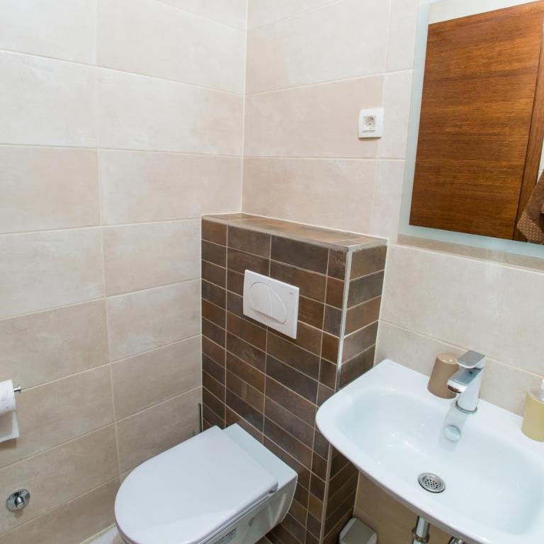 Oasis Luxe Apartment - Three-Bedroom Deluxe Apartment - 14