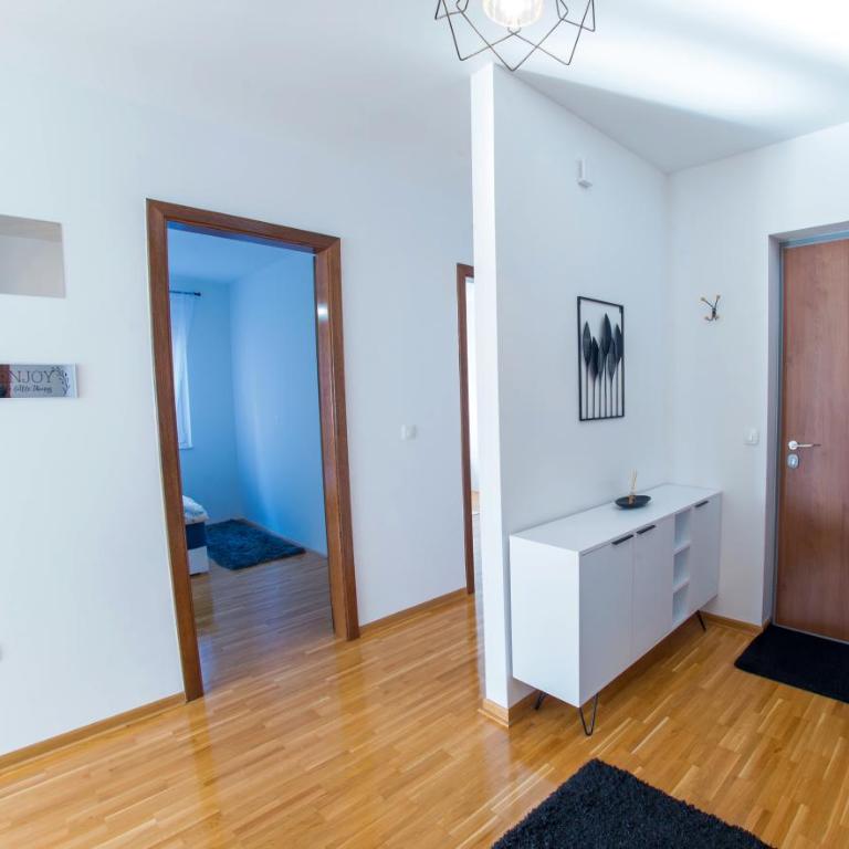 Oasis Luxe Apartment - Three-Bedroom Deluxe Apartment - 43