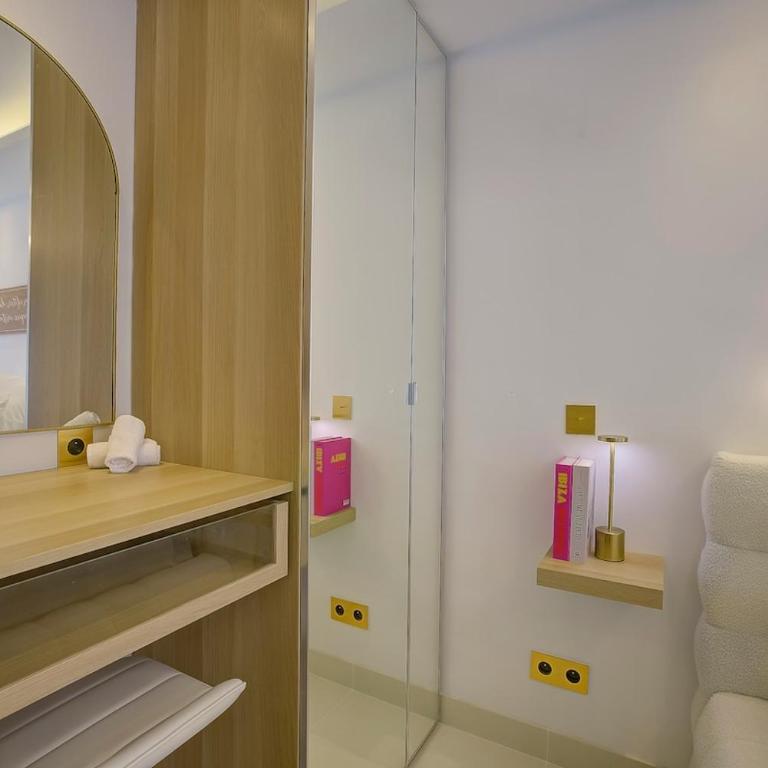 Luxe Azure Escape I Collection - Two-Bedroom Apartment - 21