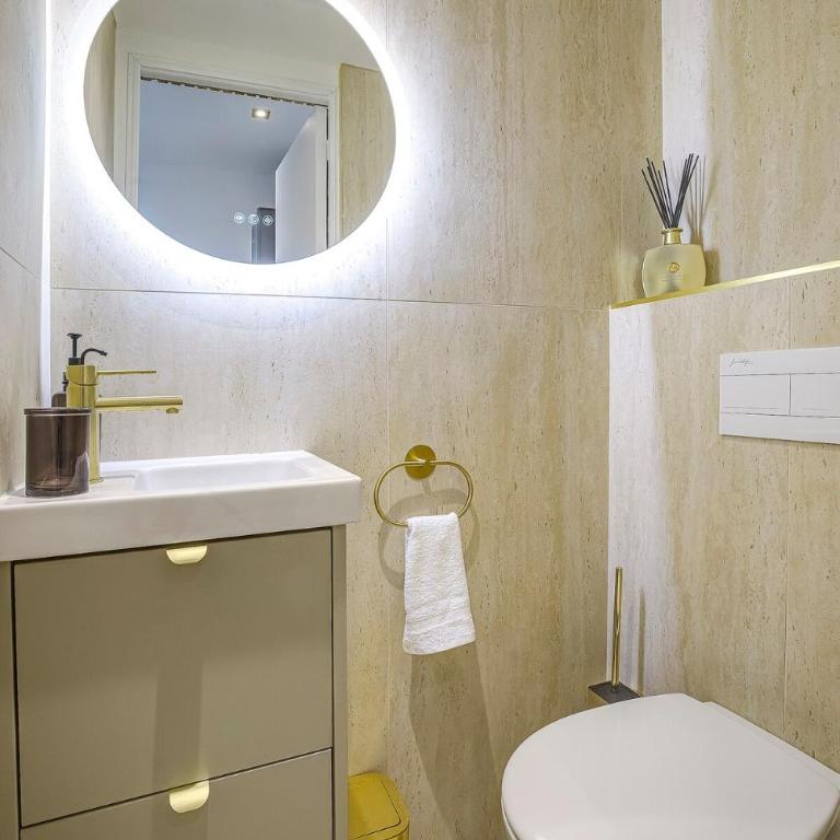 Luxe Azure Escape I Collection - Two-Bedroom Apartment - 26