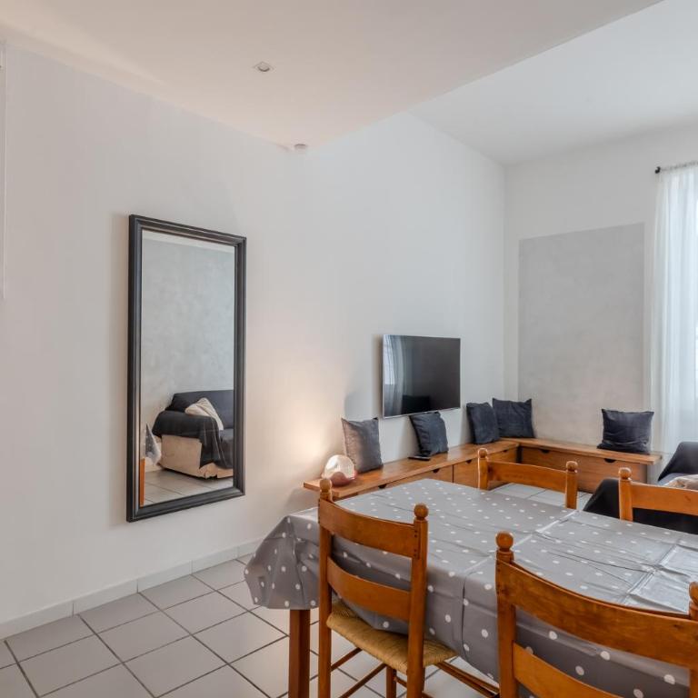 Vibrant Trastevere 2 bedrooms on Via del Moro - Two-Bedroom Apartment - 24