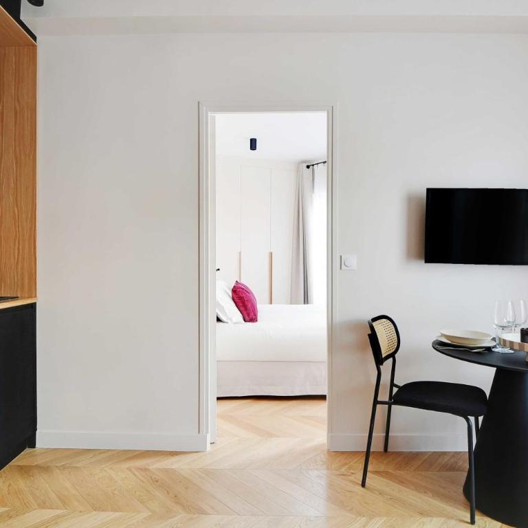 Cozy Entire Apartment Near the Eiffel Tower - Appartement - 7