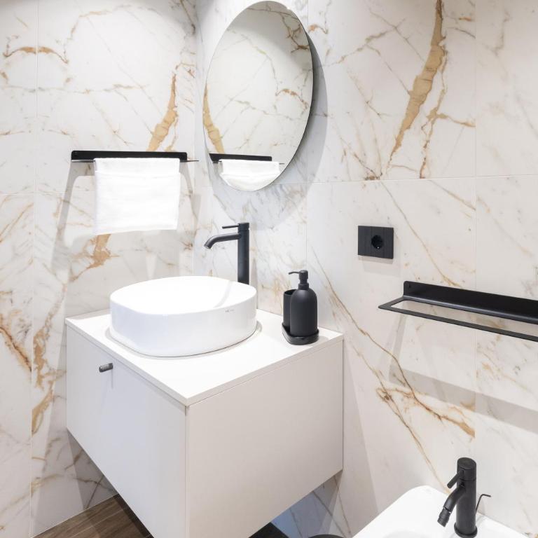 Stemor Visionary Apartments - Appartamento Deluxe con 2 Camere da Letto e Balcone - 2