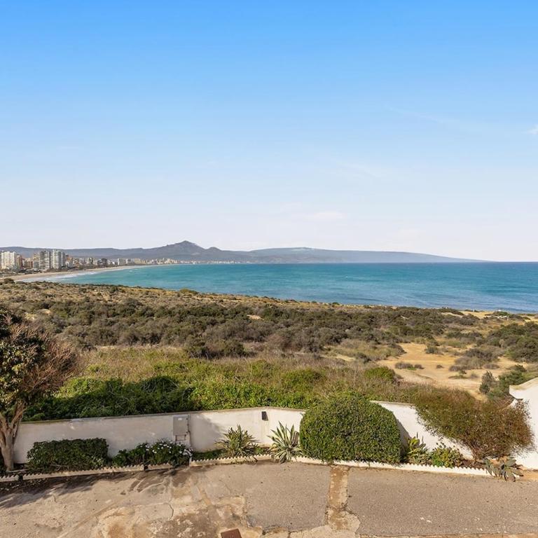 Paradise Retreat with Sea View & AC - One-Bedroom Apartment - 22
