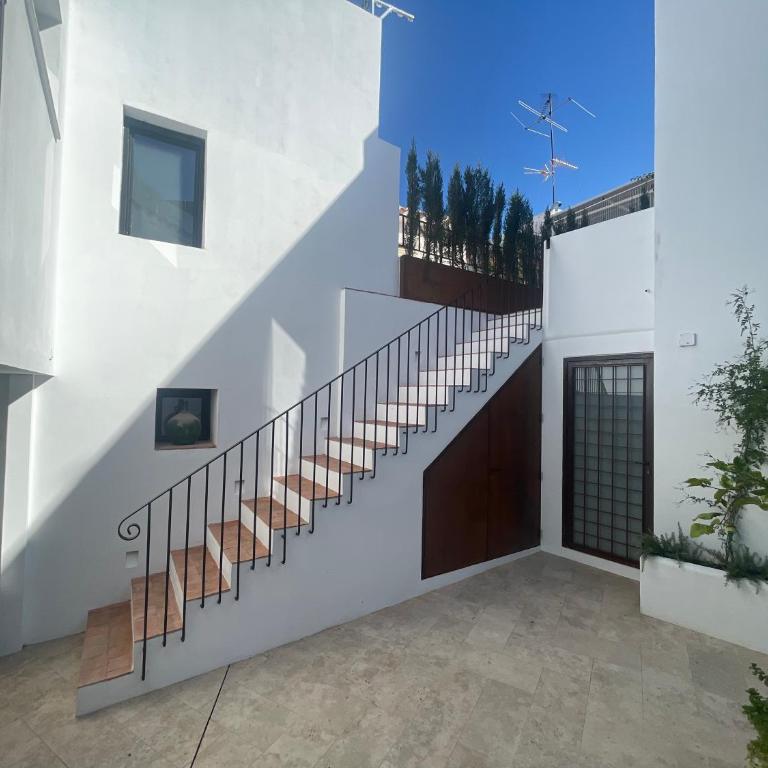 MIMARE Dénia - Deluxe Two-Bedroom Apartment with Garden View - 29