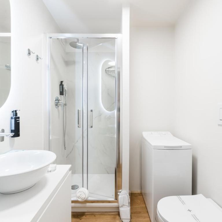 OldTown Chic Apartment between Aquarium and Metro - Appartamento con 2 Camere da Letto - 11
