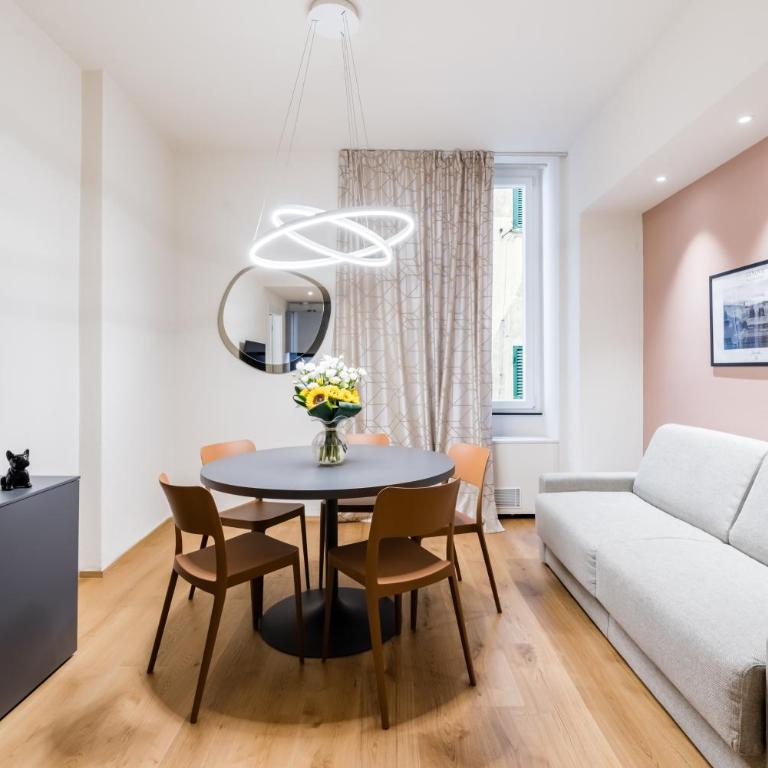 OldTown Chic Apartment between Aquarium and Metro - Appartamento con 2 Camere da Letto - 2