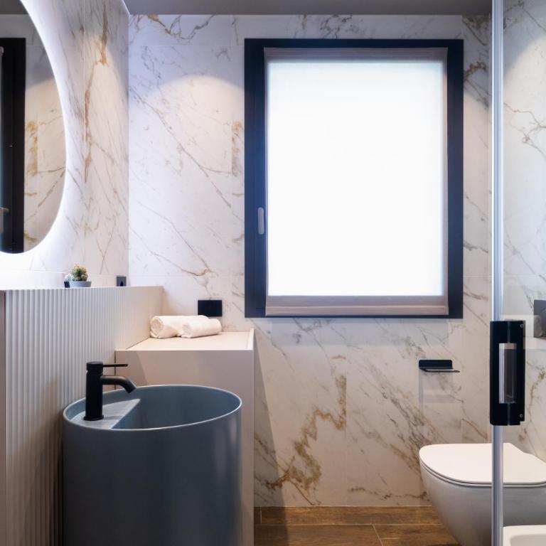 Stemor Visionary Apartments - Appartamento con 2 Camere da Letto e Balcone - 4