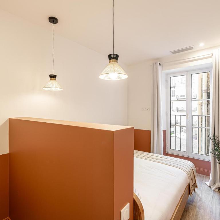 NEW! Remodeled & Spacious 4 Bedroom - 3 Bath - Heart of Nice - AC in all rooms - With a large elevator - Appartement - 24