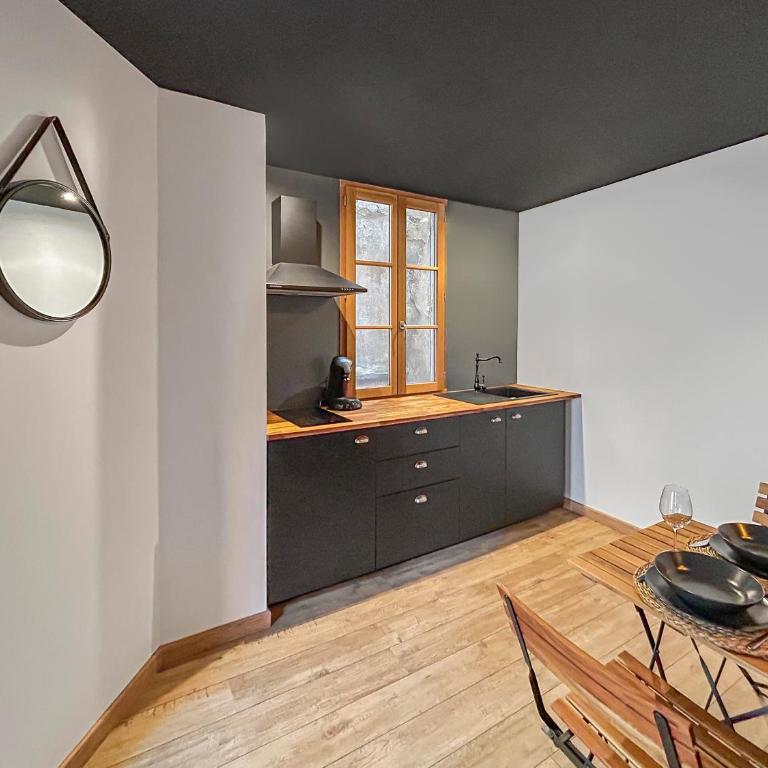 Suite Zen & jacuzzi - Une parenthèse de détente Nouveau! DAY USE! - Appartement 1 Chambre - 8