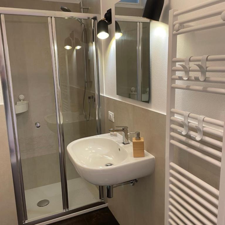 Donna Laura Apartments - Charme Sicilian Living - Appartamento Deluxe con 2 Camere da Letto e Balcone - 43