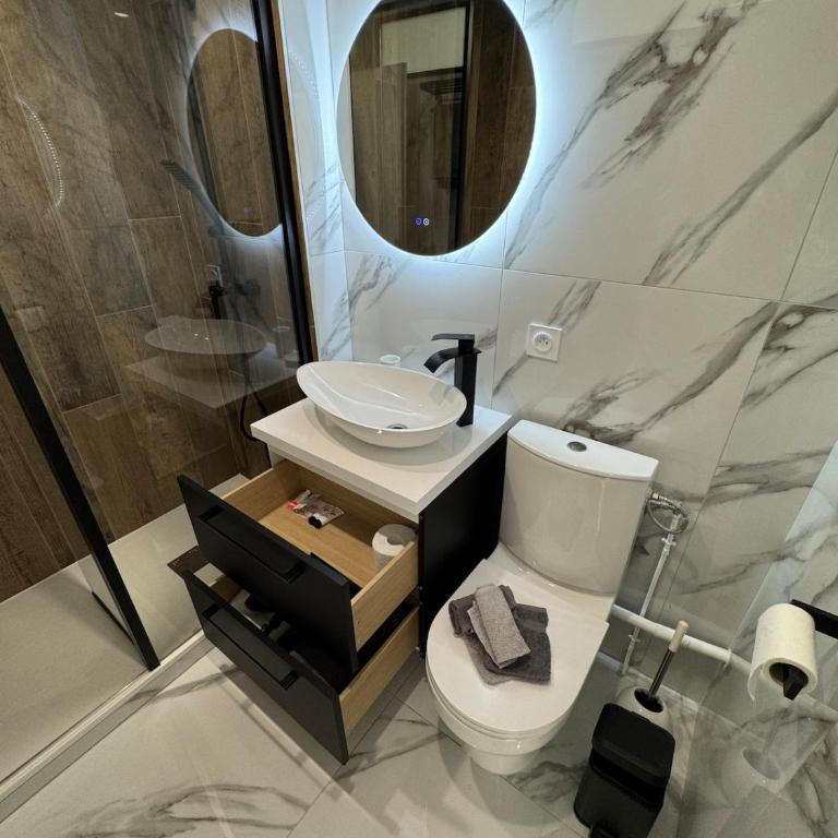 T3 Rénové vu Port Clim et Wifi - Appartement 2 Chambres - 10