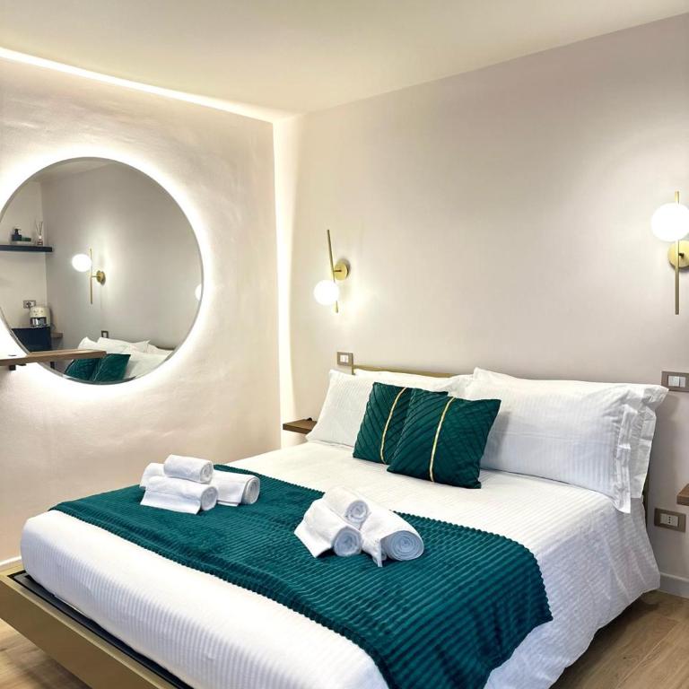 Luxury Fire Home - Catania - Queen Room with Spa Bath - 7