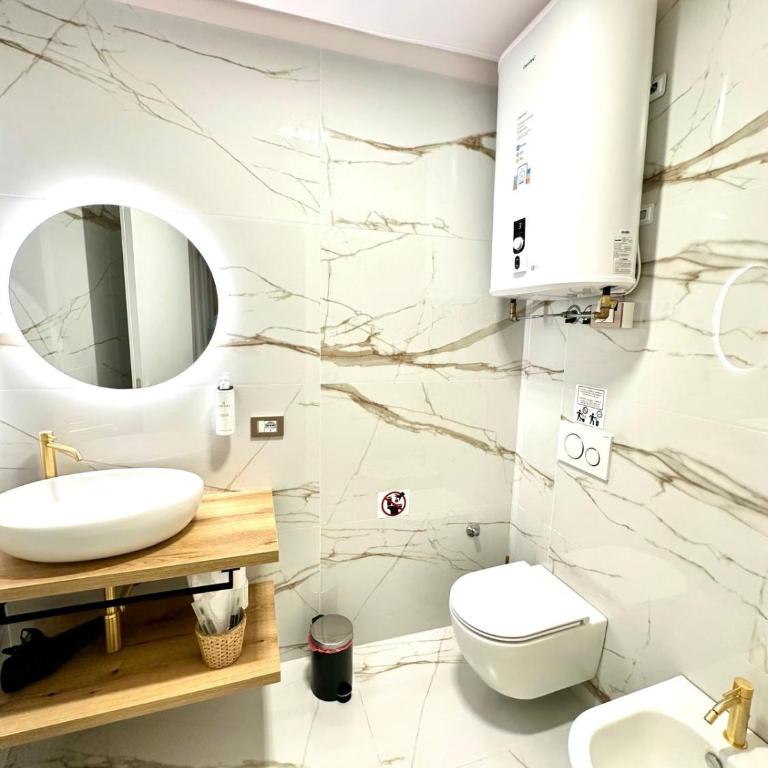 Luxury Fire Home - Catania - Queen Room with Spa Bath - 14