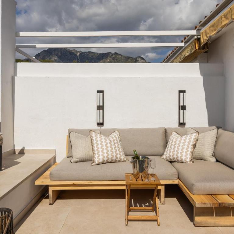 Sea view and sunny rooftop in Marbella, remodeled 2025 - One-Bedroom Apartment - 1