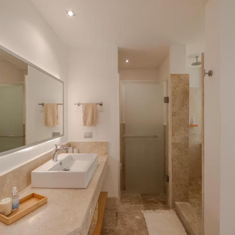 La Amada Residences Private Beach Getaway with Pools & Gym - Three-Bedroom Apartment - 6
