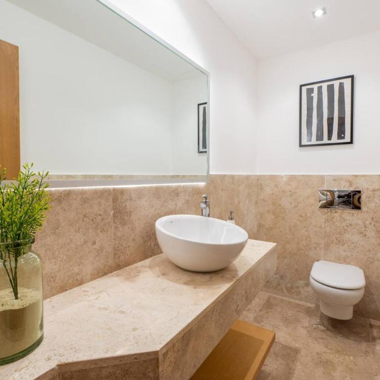 La Amada Residences Private Beach Getaway with Pools & Gym - Three-Bedroom Apartment - 8