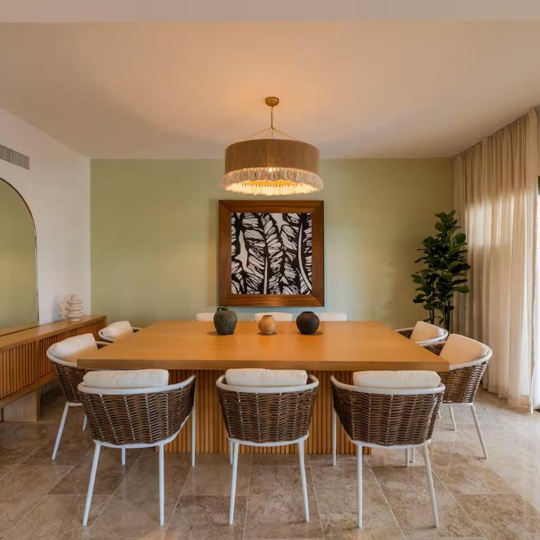 La Amada Residences Private Beach Getaway with Pools & Gym - Three-Bedroom Apartment - 10