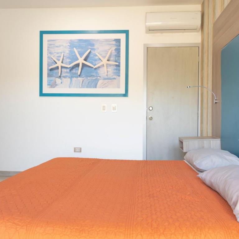 Depa con hermosa vista desde terraza by G P S rentas - Three-Bedroom Apartment with Lake View - 24