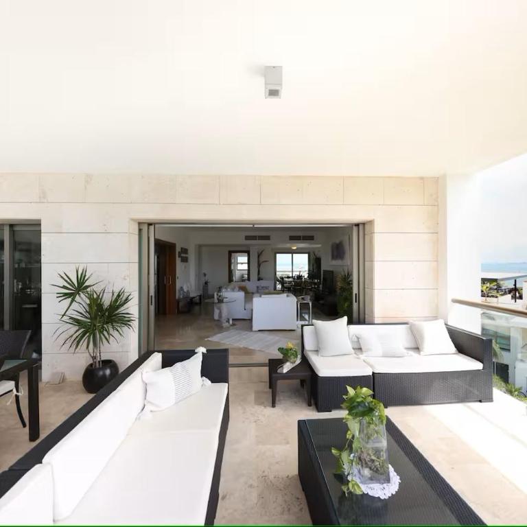 La Amada Residences Private Beach Getaway with Pools & Gym - Three-Bedroom Standard Apartment - 9