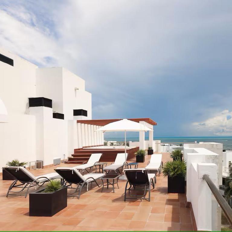 La Amada Residences Private Beach Getaway with Pools & Gym - Three-Bedroom Standard Apartment - 8