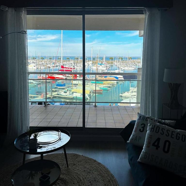 Résidence Pieds Dans L Eau - T2 moderne avec vue bassin – 4 personnes MAE-0204 - Apartment - 1