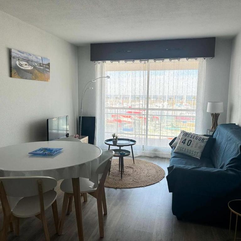 Résidence Pieds Dans L Eau - T2 moderne avec vue bassin – 4 personnes MAE-0204 - Apartment - 3